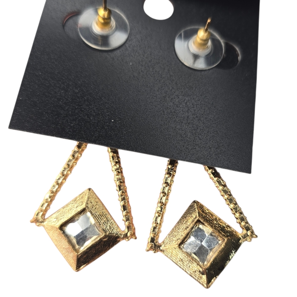 Saks Fifth Avenue Green‎ Gemstone Drop Dangle Earrings - Picture 2 of 2